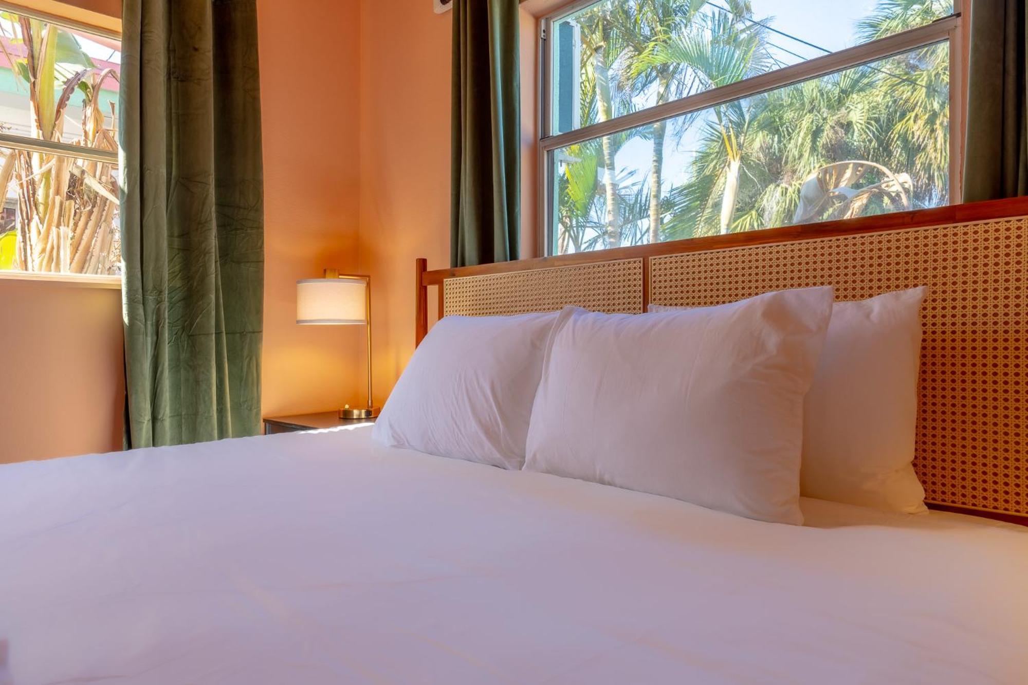Monaco Vacation Rentals Clearwater Beach Bagian luar foto